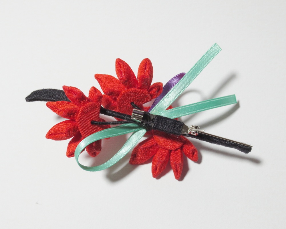 静形薙刀 イメージブローチ