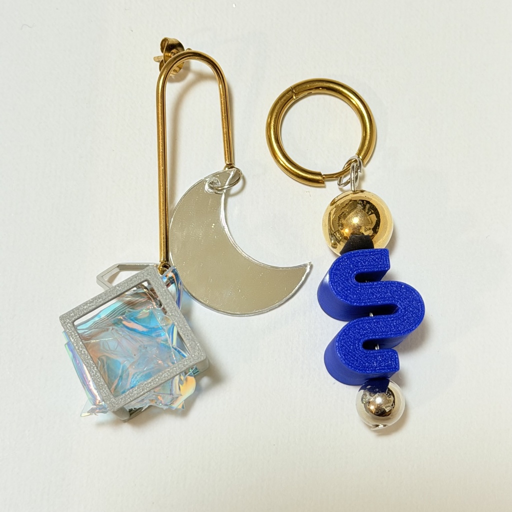 ピアスのみブルーオーロラ