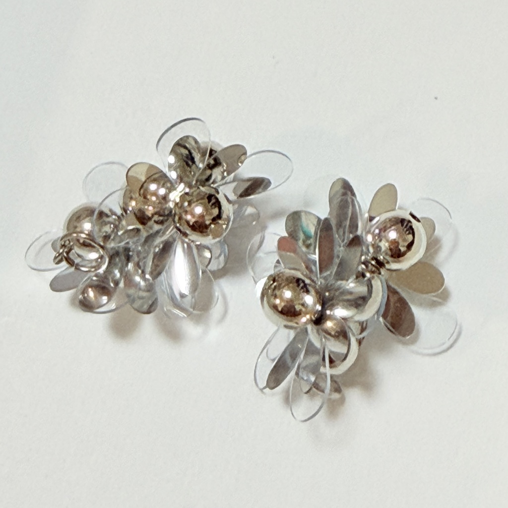 シルバーフラワーピアスイヤリング
