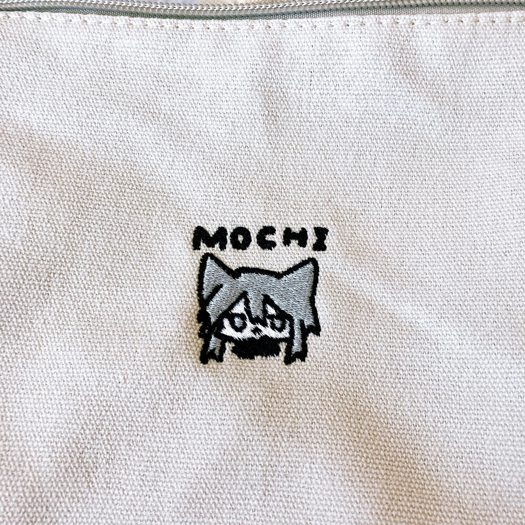 𝗠𝗢𝗖𝗛𝗜刺繡ポーチ
