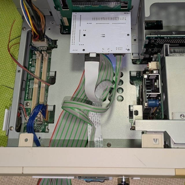 FM TOWNS用CDドライブエミュレータ 「TOWNS ODE MEDAMA」(白系) v2