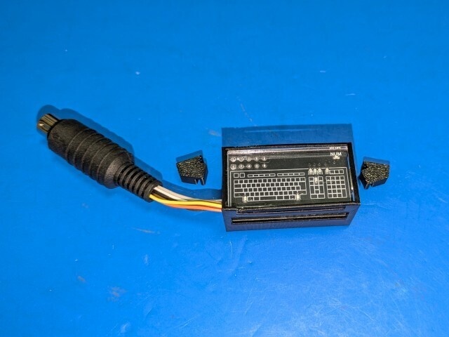 X68000/X68030用USBキーボード変換アダプタ