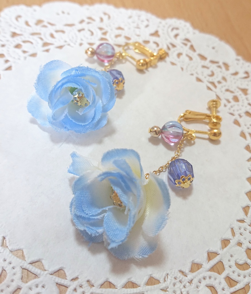 太子イメージのお花のイヤリング