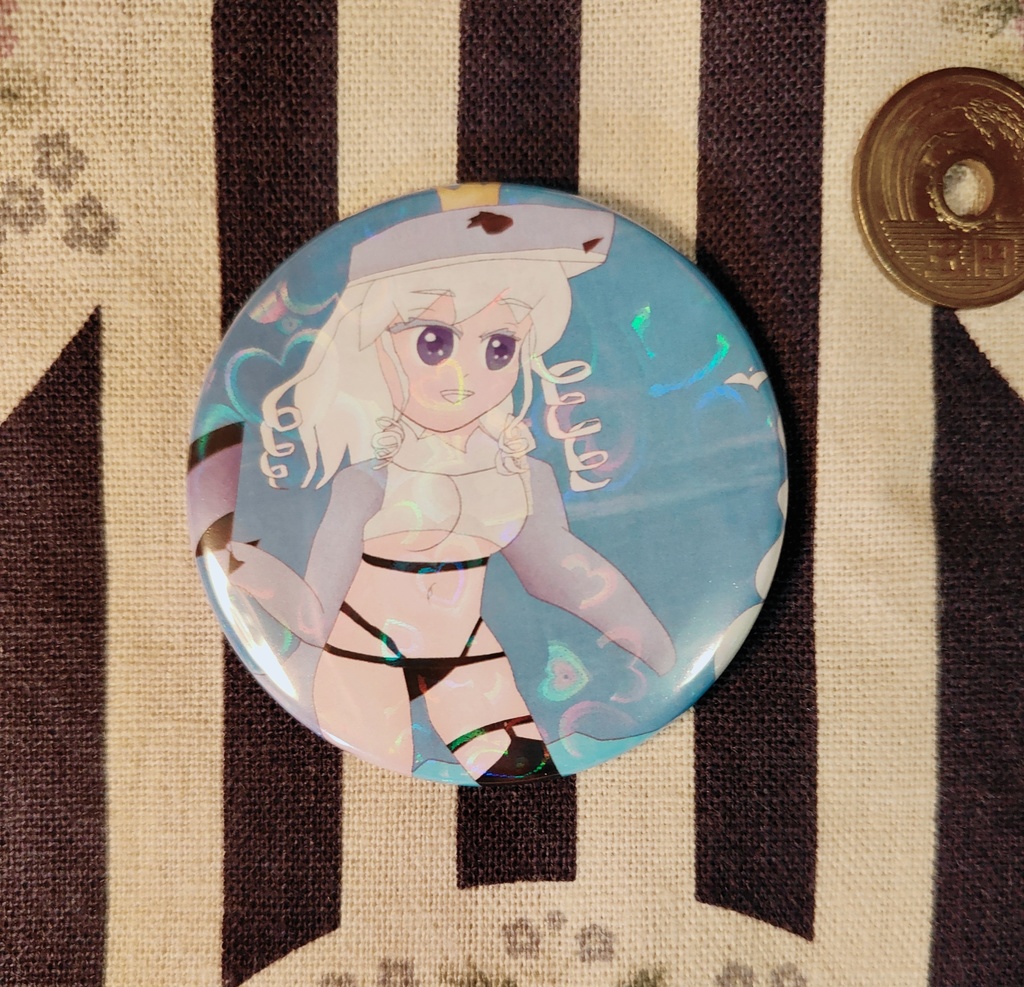 水着クリームヒルト缶バッジ