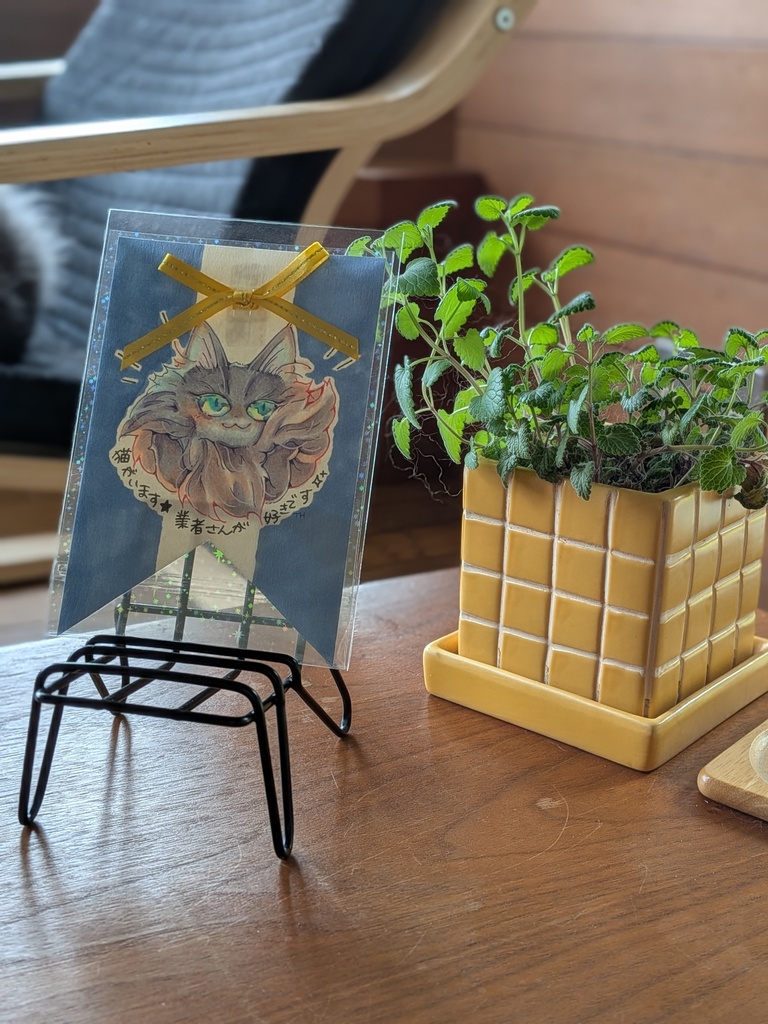 原画アイテム|手描きロゼット風カード★猫がいます(カブトピン付き)各種1点限り