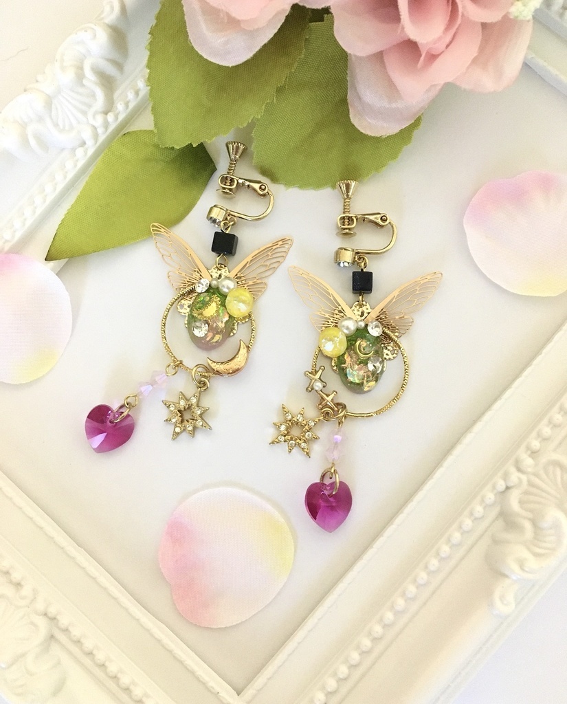 星屑フープと羽の耳飾り*ピアス可 spring*colour