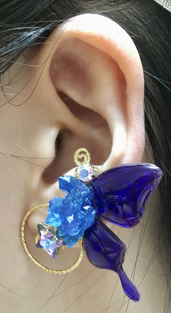 夜光蝶のイヤーカフ