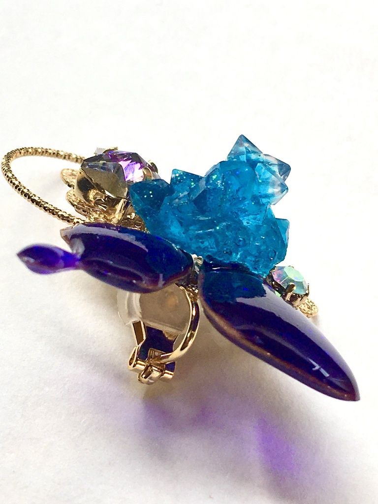 夜光蝶のイヤーカフ