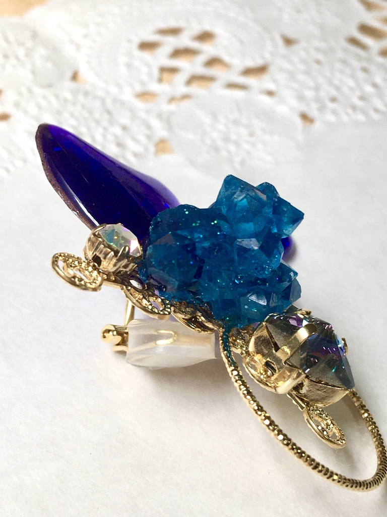 夜光蝶のイヤーカフ