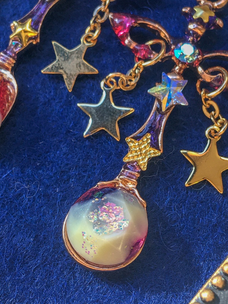 星入りミルクの耳飾り