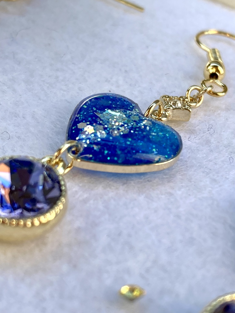 ブルーラベンダーのハートピアス