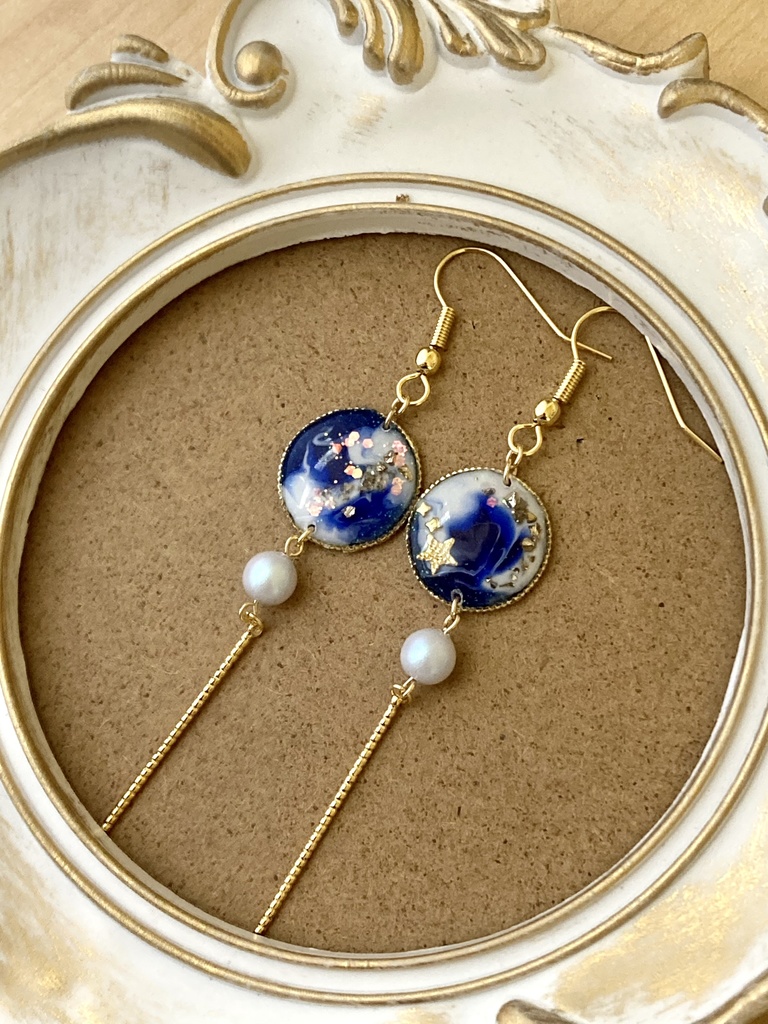 夜空と星のきらめきピアス イヤリング