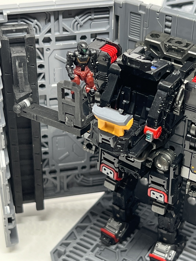 MBL-005 強化パーツ コンテナ内蔵型昇降リフト