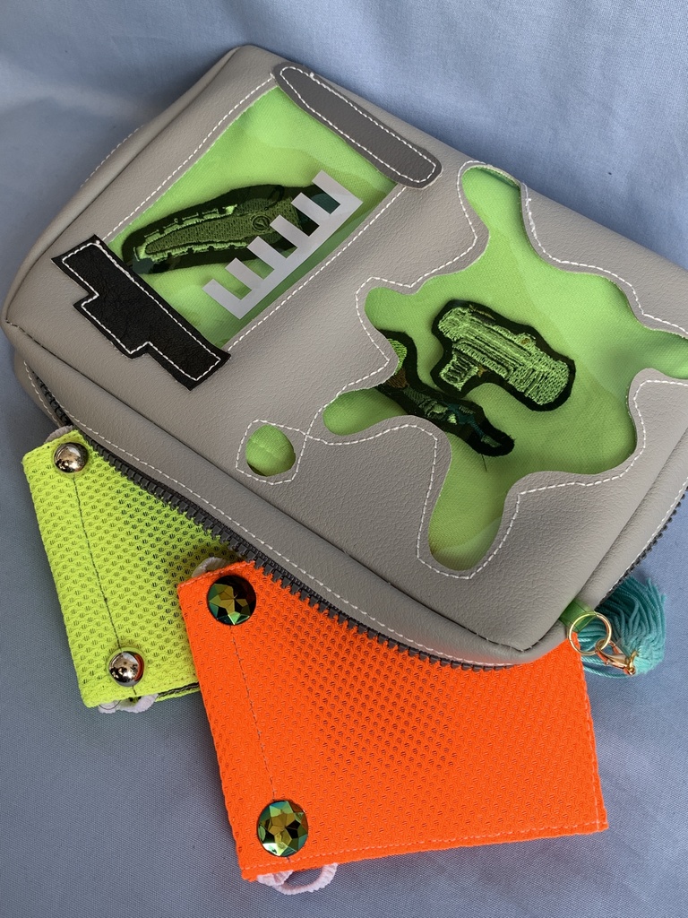 デザインポーチ