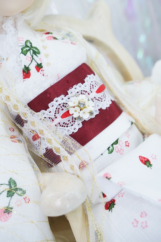 【完売御礼】「イチゴ小町」 MDD・SDM通用 2WAY ドール服 羽織付き洋風着物 8点セット