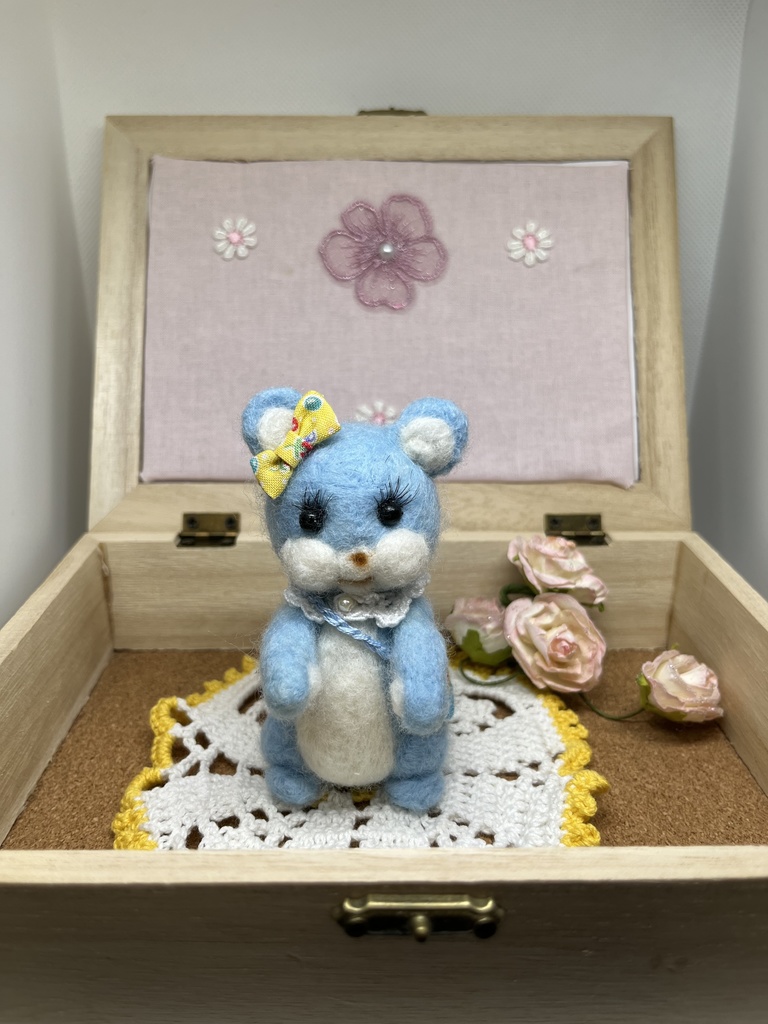 ★羊毛フェルトのレトロくまちゃん(ブルー)単体のみ★(オプションもどうぞ)