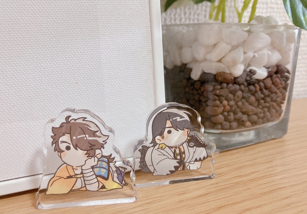 むつそね寝そべりミニアクスタ