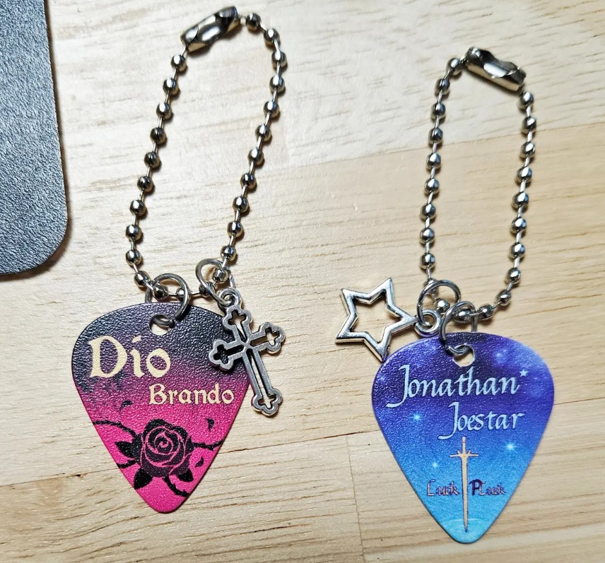 JOJO ギターピックキーホルダー