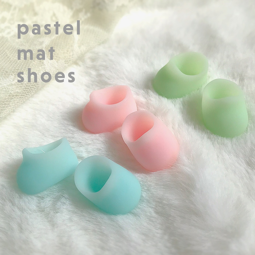 pastel mat shoes