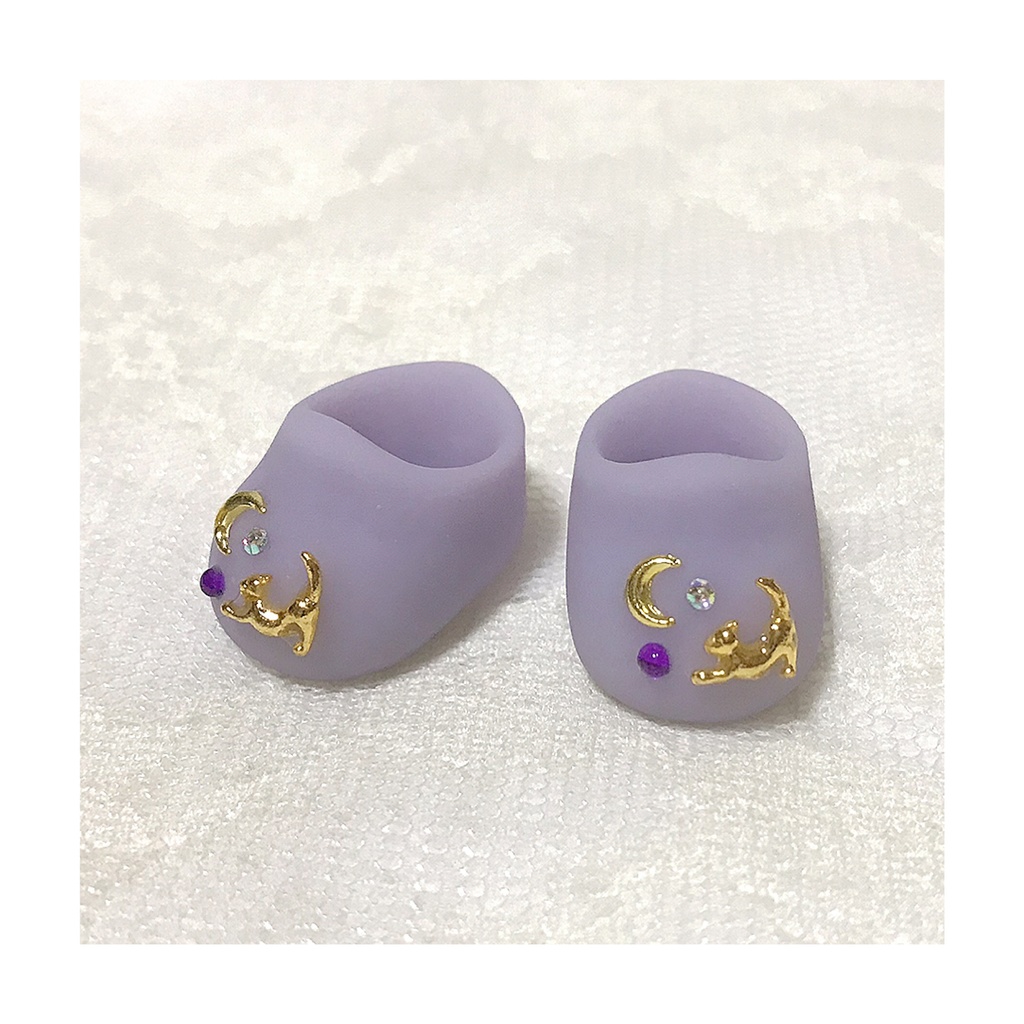 月とネコちゃんの靴