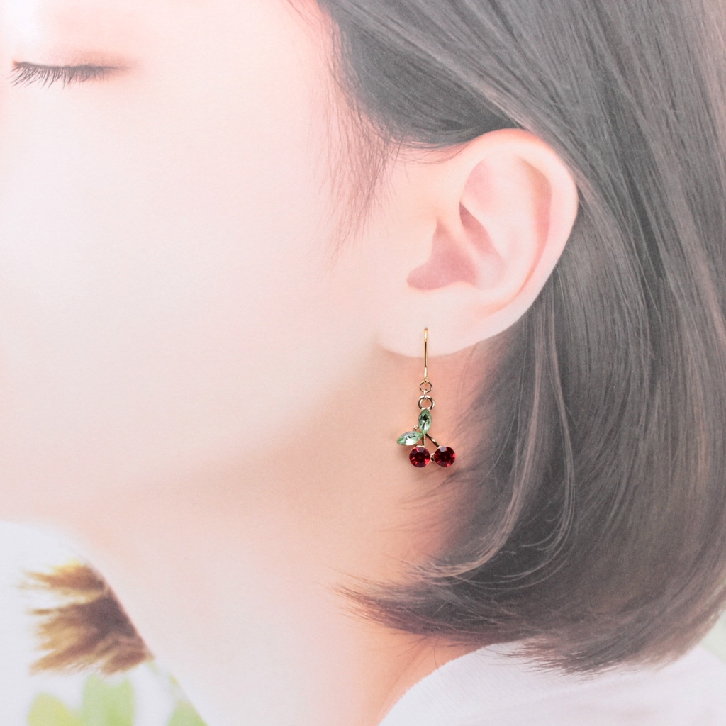 さくらんぼ☆(390) ピアス/イヤリング/ノンホールピアス/樹脂ピアス