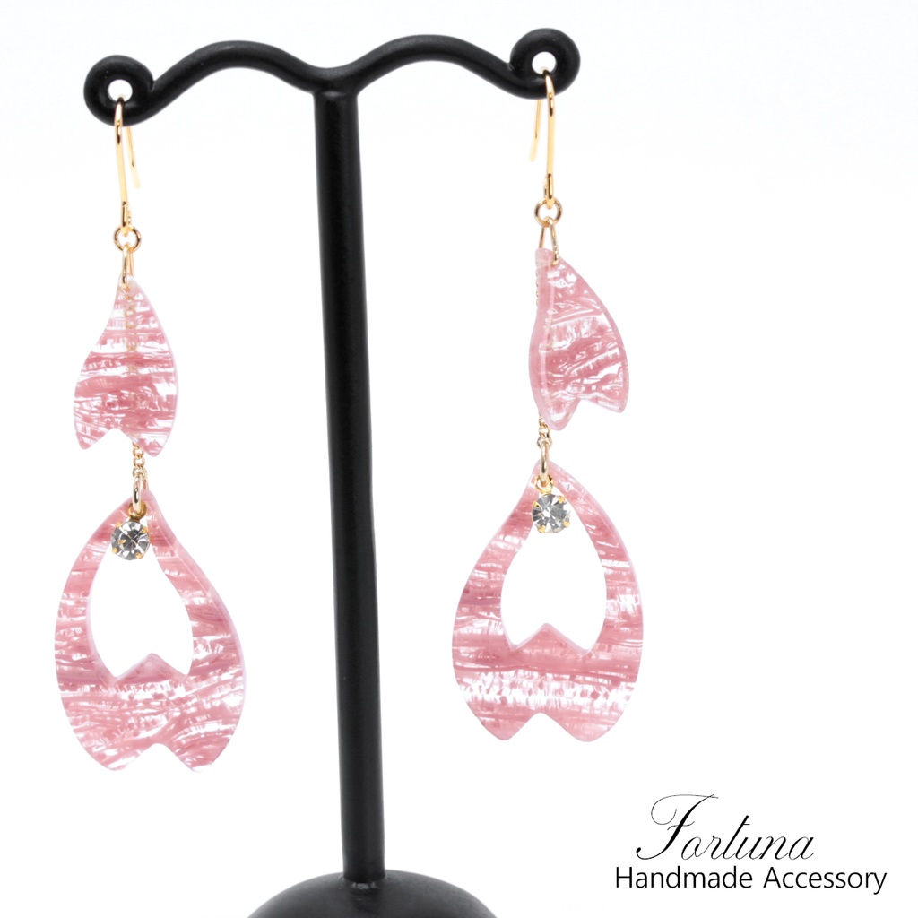さくらの花びら(399) ピアス/イヤリング/ノンホールピアス/樹脂ピアス