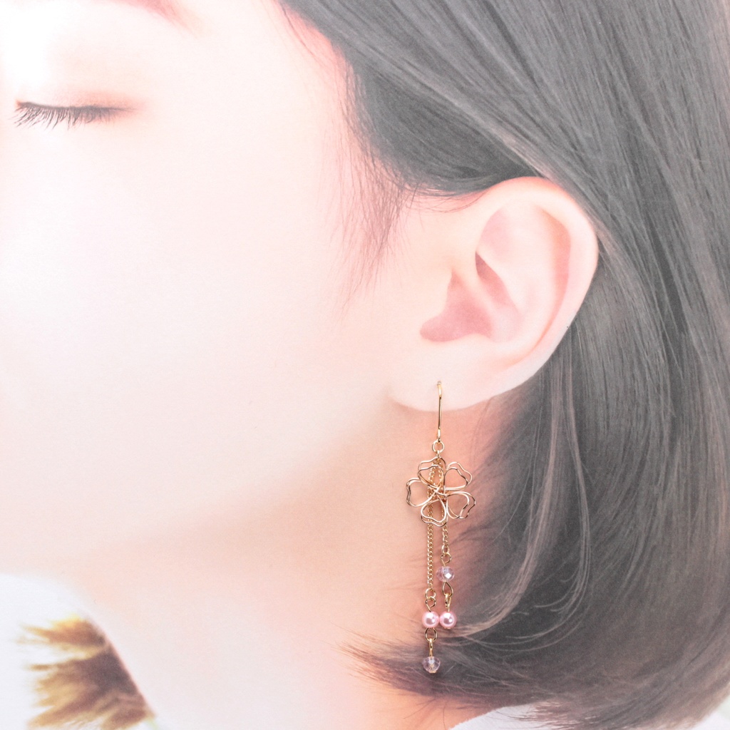 揺れる重ね花(407) ピアス/イヤリング/ノンホールピアス/樹脂ピアス