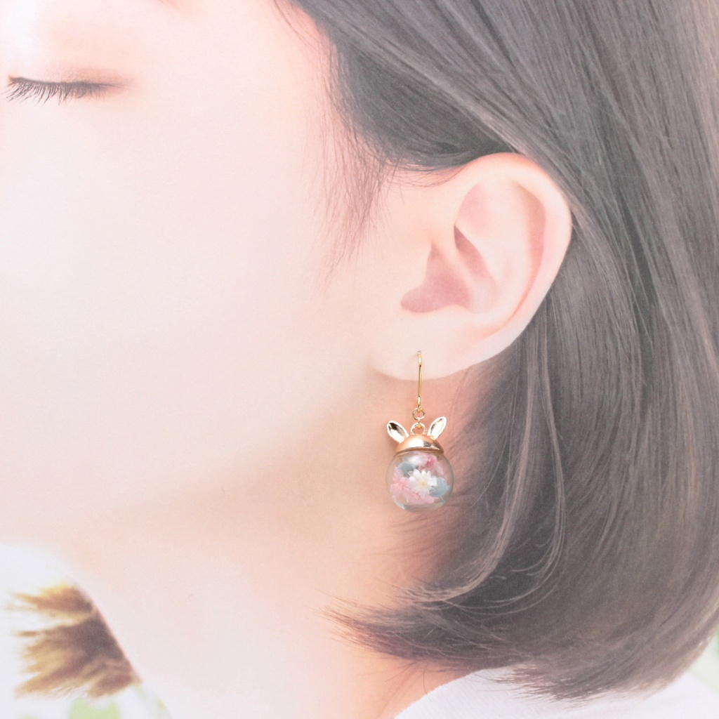 FlowerGlass~うさぎ~(449) ピアス/イヤリング/ノンホールピアス/樹脂ピアス