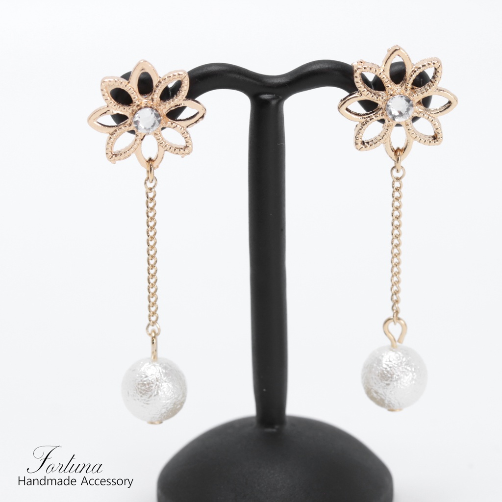 花に揺れるパール(476) ピアス/ノンホールピアス/樹脂ピアス