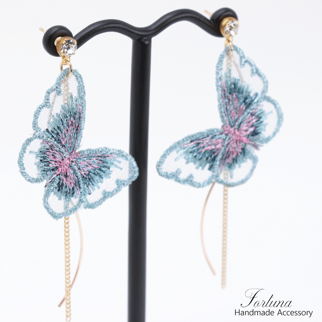 水色の蝶々(484) ピアス/ノンホールピアス/樹脂ピアス