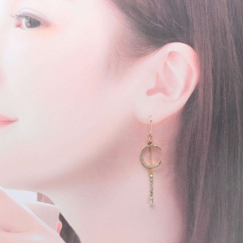 夜空に輝く月と星(496) ピアス/イヤリング/ノンホールピアス/樹脂ピアス