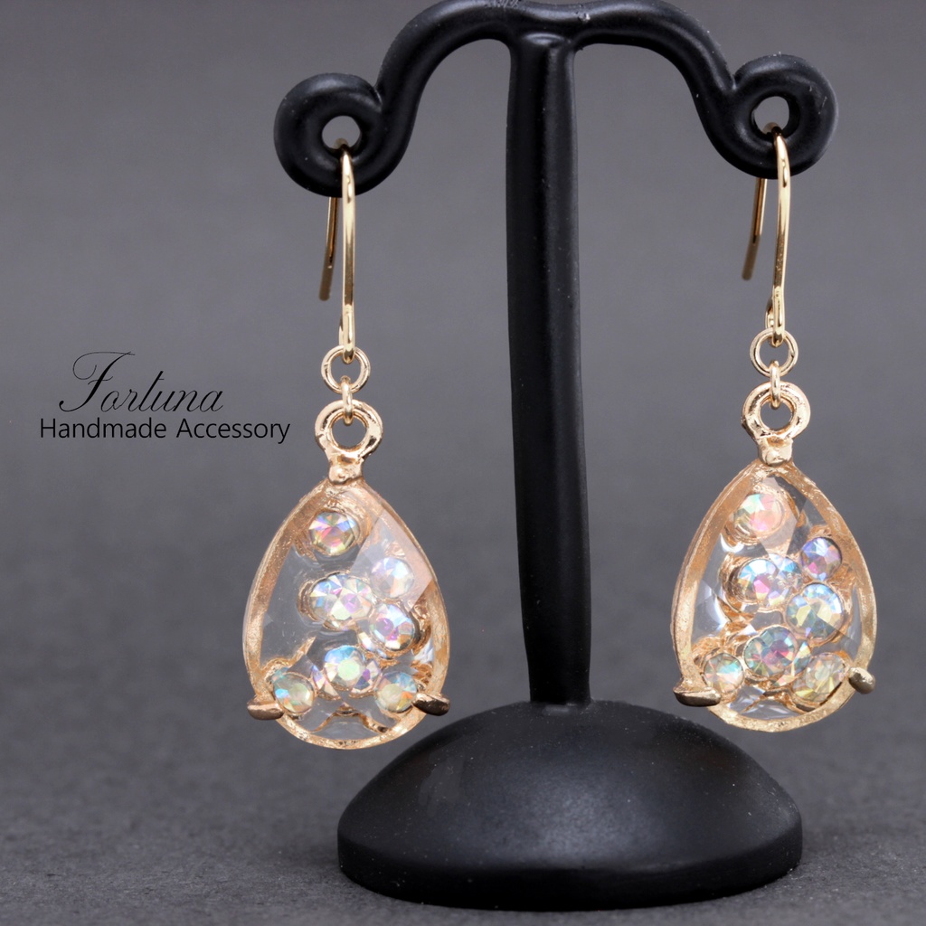 ガラスの中のクリスタル(540) ピアス/イヤリング/ノンホールピアス/樹脂ピアス
