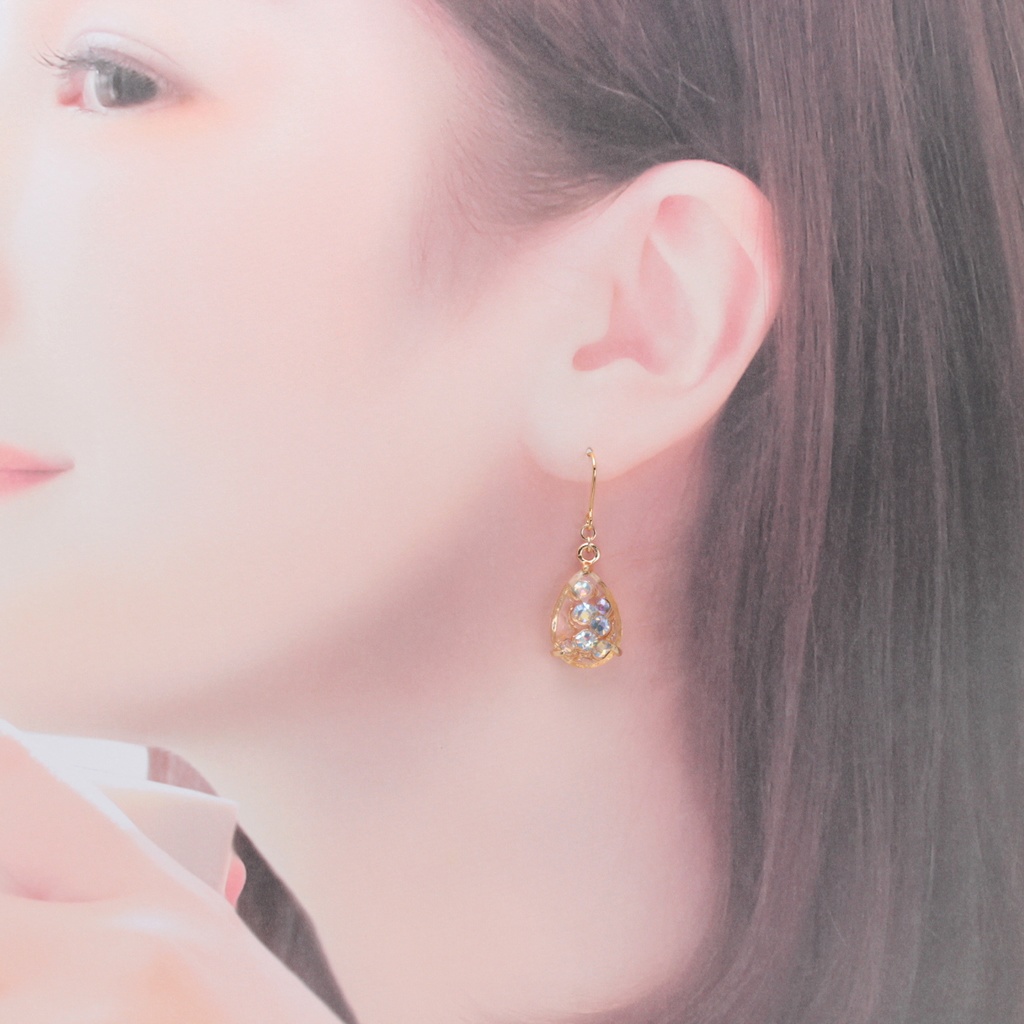ガラスの中のクリスタル(540) ピアス/イヤリング/ノンホールピアス/樹脂ピアス