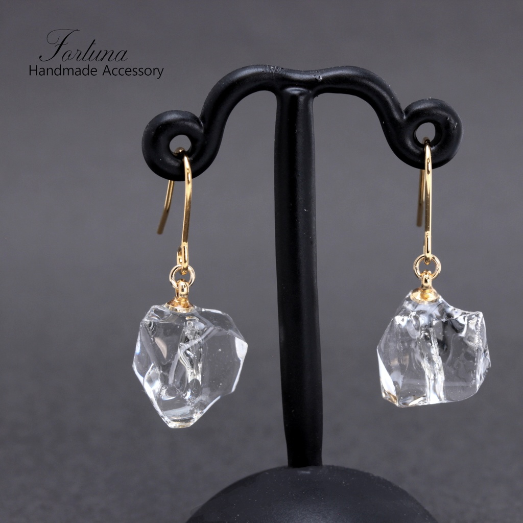 小さな氷(542) ピアス/イヤリング/ノンホールピアス/樹脂ピアス