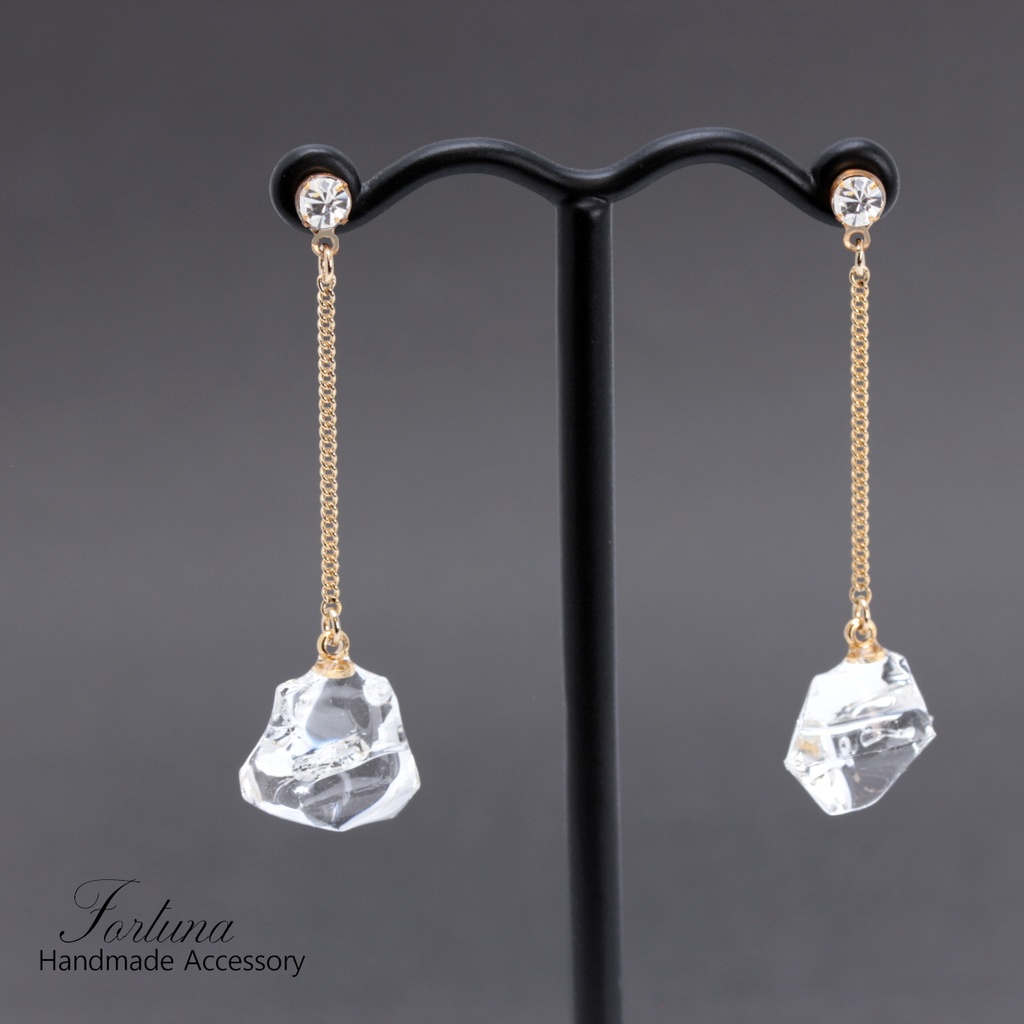 揺れる氷(562) ピアス/ノンホールピアス/樹脂ピアス