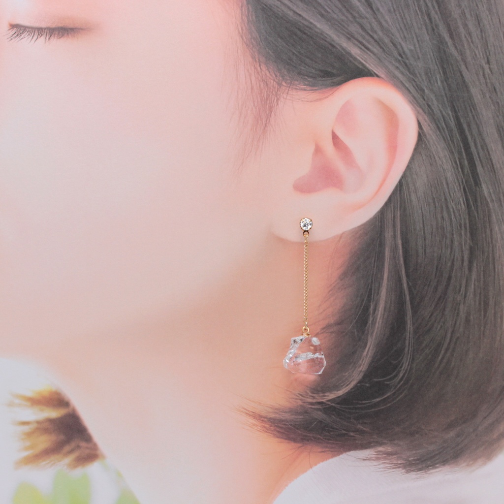 揺れる氷(562) ピアス/ノンホールピアス/樹脂ピアス