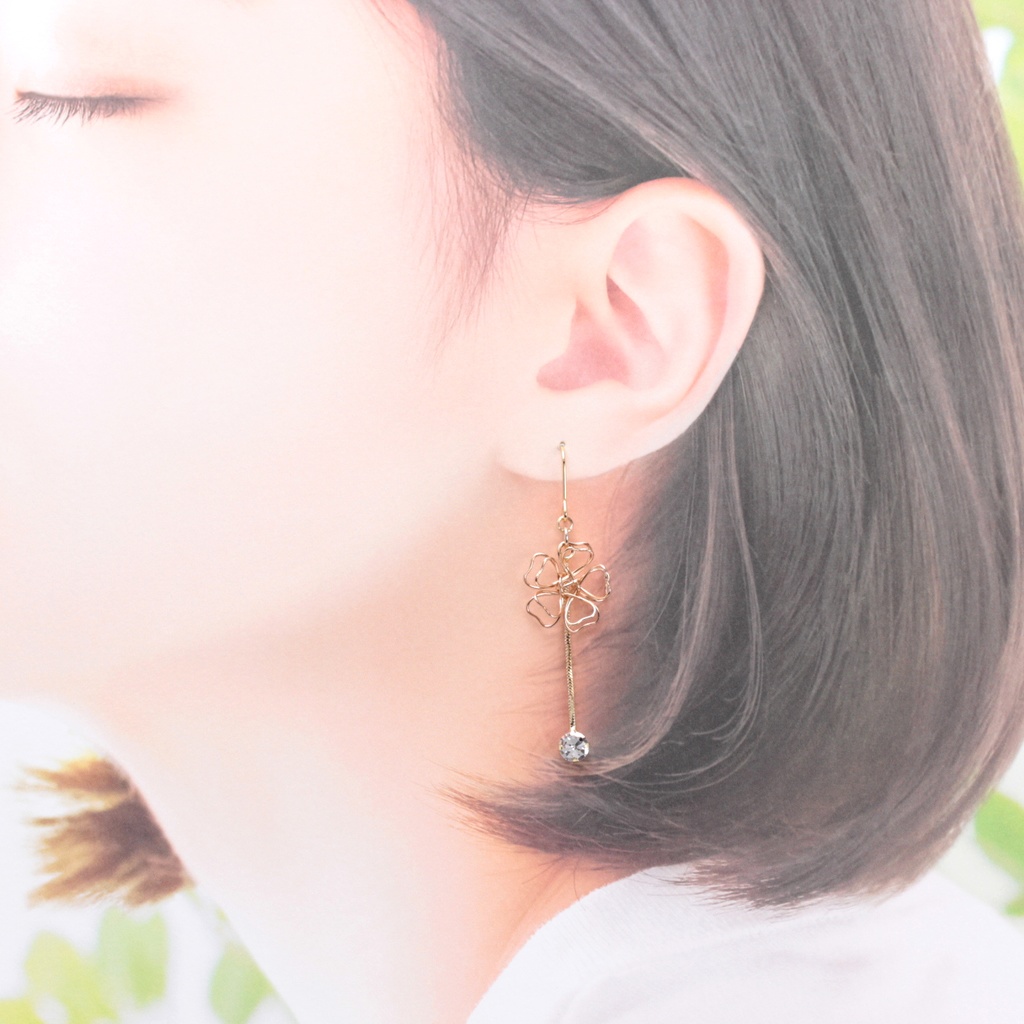 Flower×Crystal(586) ピアス/イヤリング/ノンホールピアス/樹脂ピアス