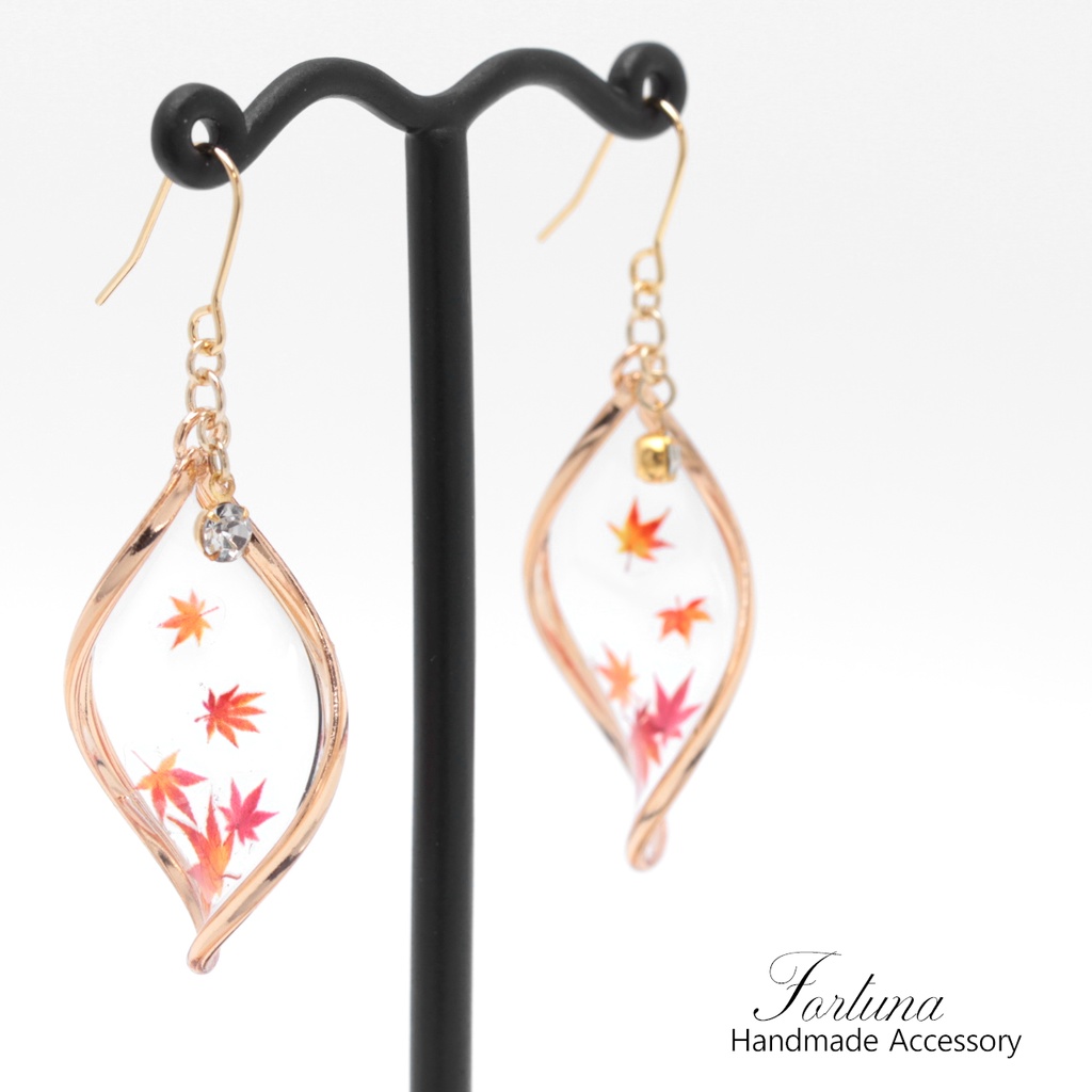 落ちる紅葉(614) ピアス/イヤリング/ノンホールピアス/樹脂ピアス
