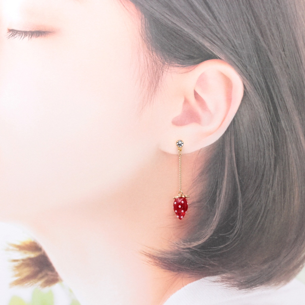 ちいさないちご(631) ピアス/ノンホールピアス/樹脂ピアス
