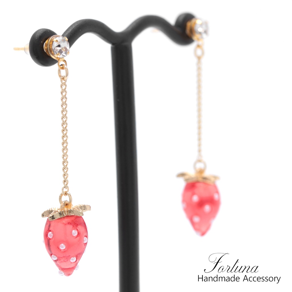 ちいさないちご(631) ピアス/ノンホールピアス/樹脂ピアス