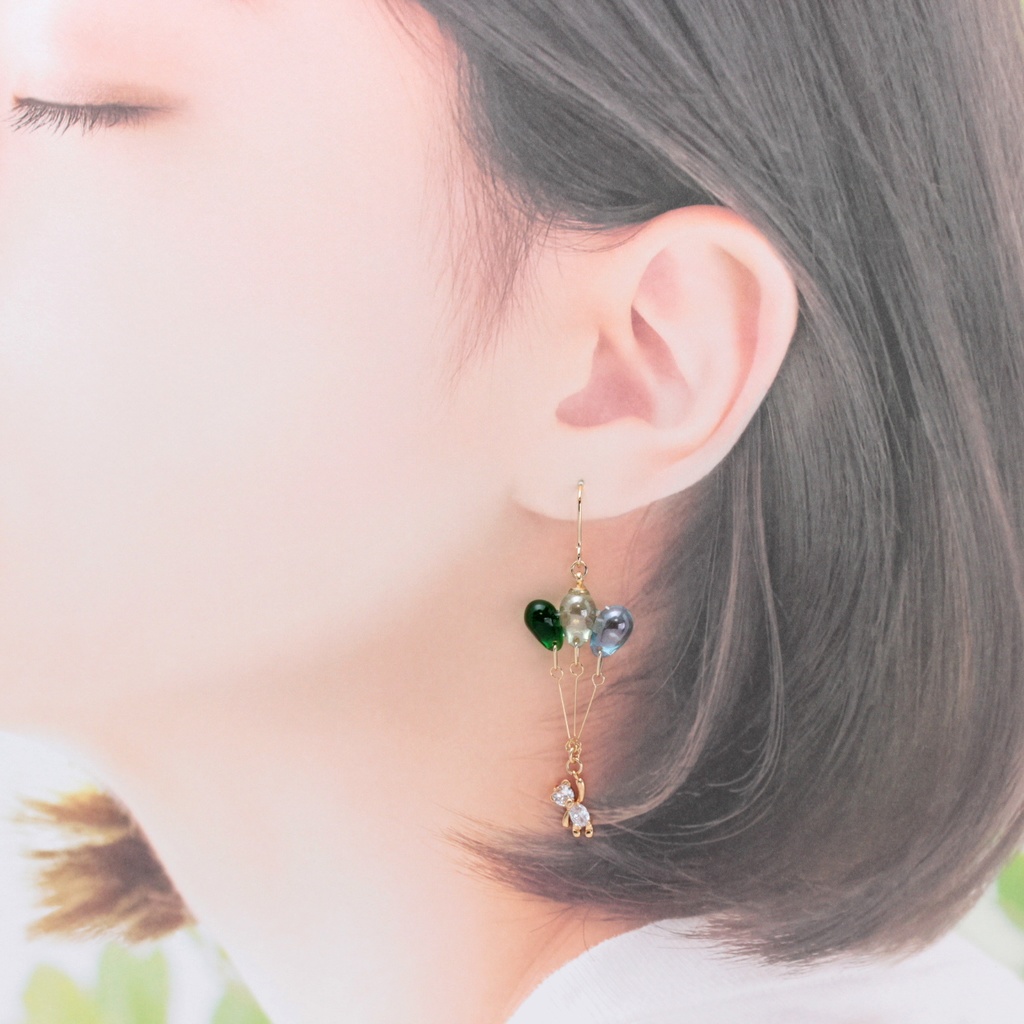 風船とクマさん~Green~(693) ピアス/イヤリング/ノンホールピアス/樹脂ピアス