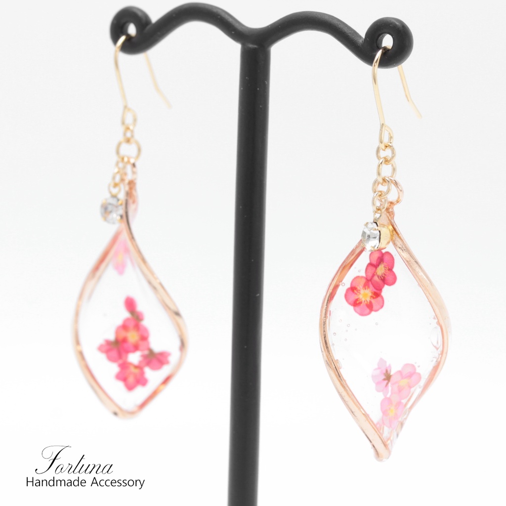 梅咲く(744) ピアス/イヤリング/ノンホールピアス/樹脂ピアス