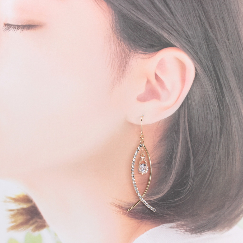 Crystal Arch~Leaf~(756) ピアス/イヤリング/ノンホールピアス/樹脂ピアス