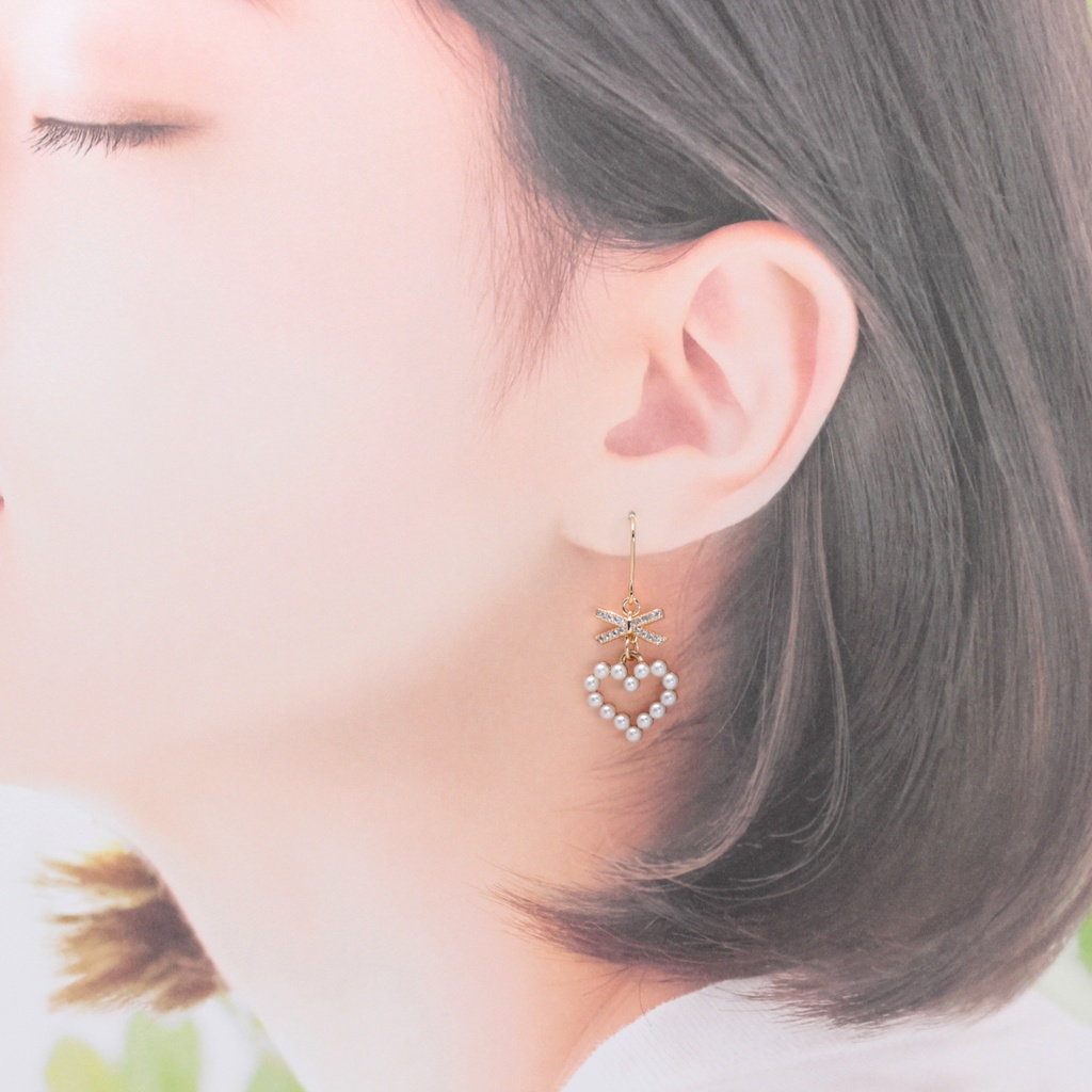 リボンとパールハート(763) ピアス/イヤリング/ノンホールピアス/樹脂ピアス