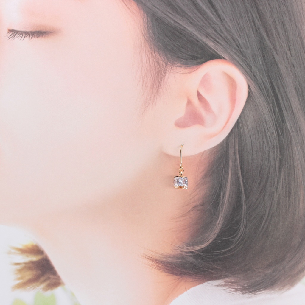 Crystal Cube(775) ピアス/イヤリング/ノンホールピアス/樹脂ピアス