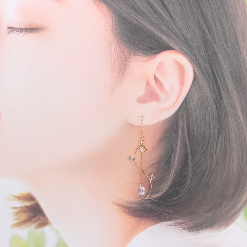 小さな星と揺れるクリスタル(779) ピアス/イヤリング/ノンホールピアス/樹脂ピアス
