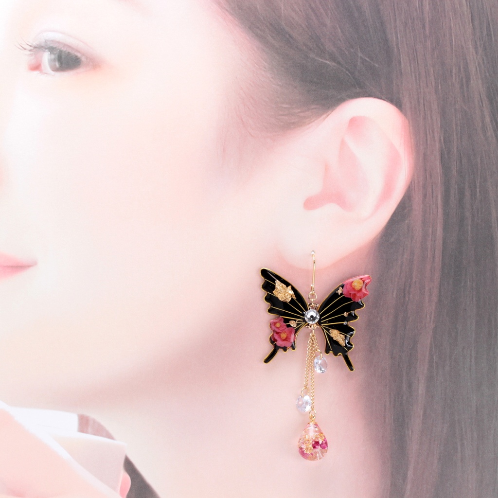 胡蝶~Red Camellia~(c13) ピアス/イヤリング/ノンホールピアス/樹脂ピアス