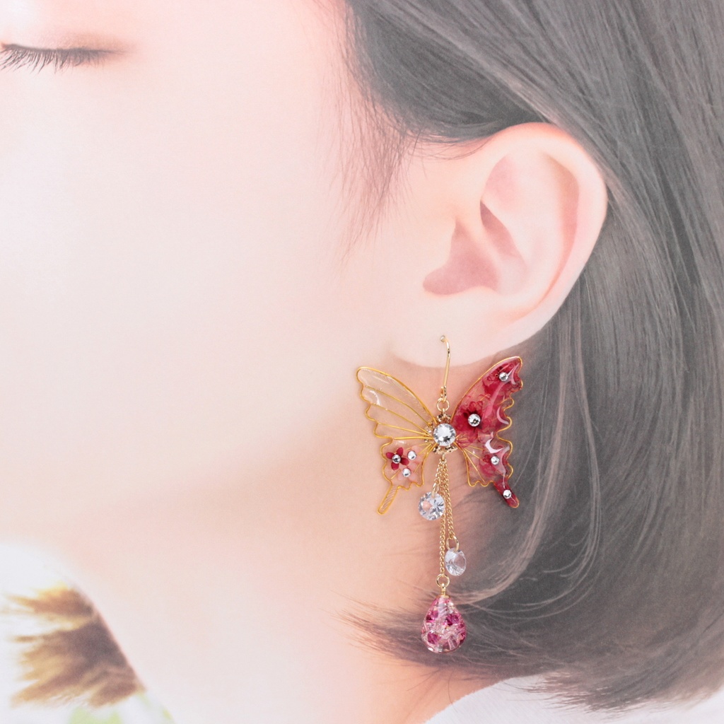 胡蝶~Red Flower~(c25) ピアス/イヤリング/ノンホールピアス/樹脂ピアス