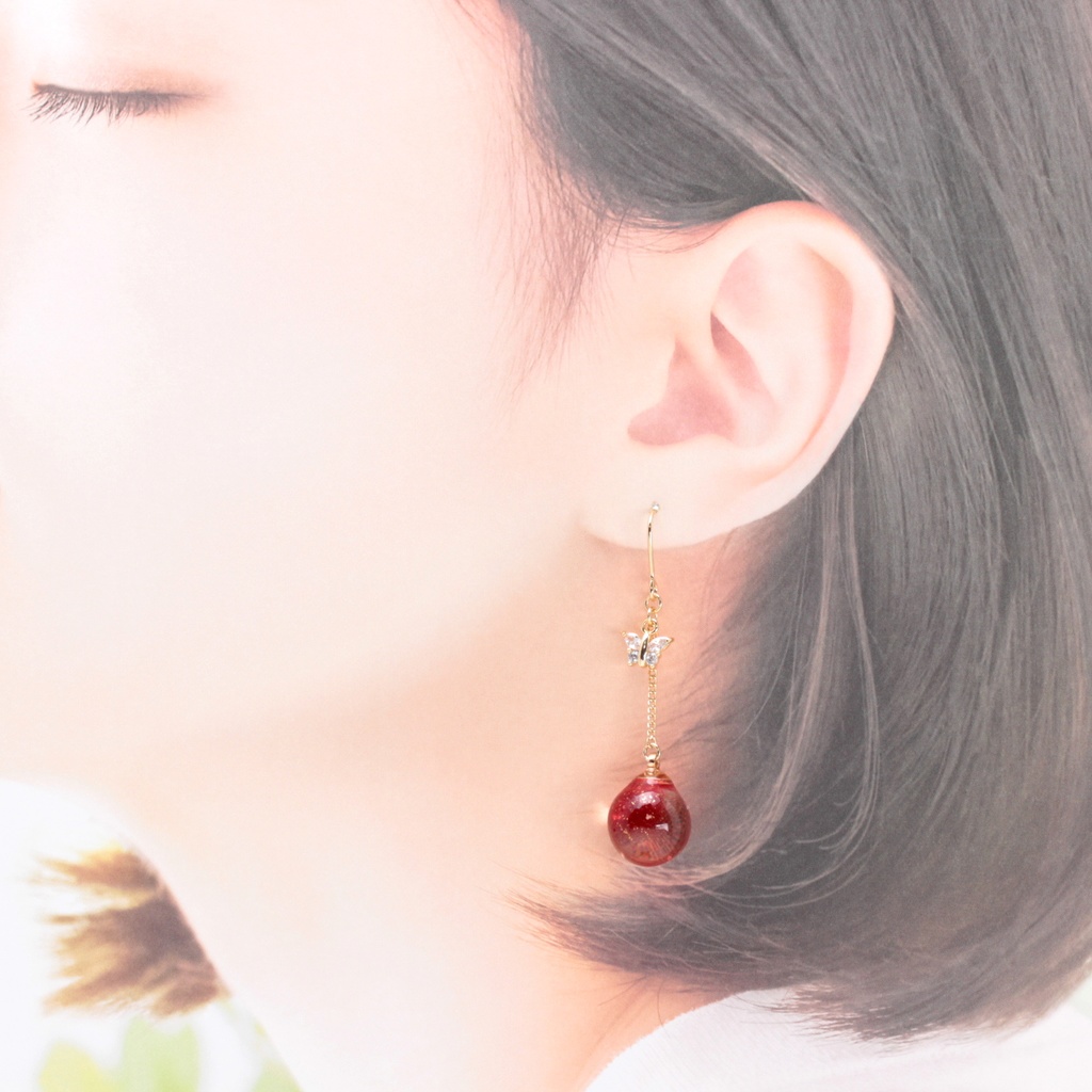 つるん玉~紅~(813) ピアス/イヤリング/ノンホールピアス/樹脂ピアス