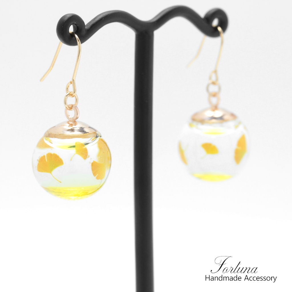 水に浮かぶ銀杏(859) ピアス/イヤリング/ノンホールピアス/樹脂ピアス